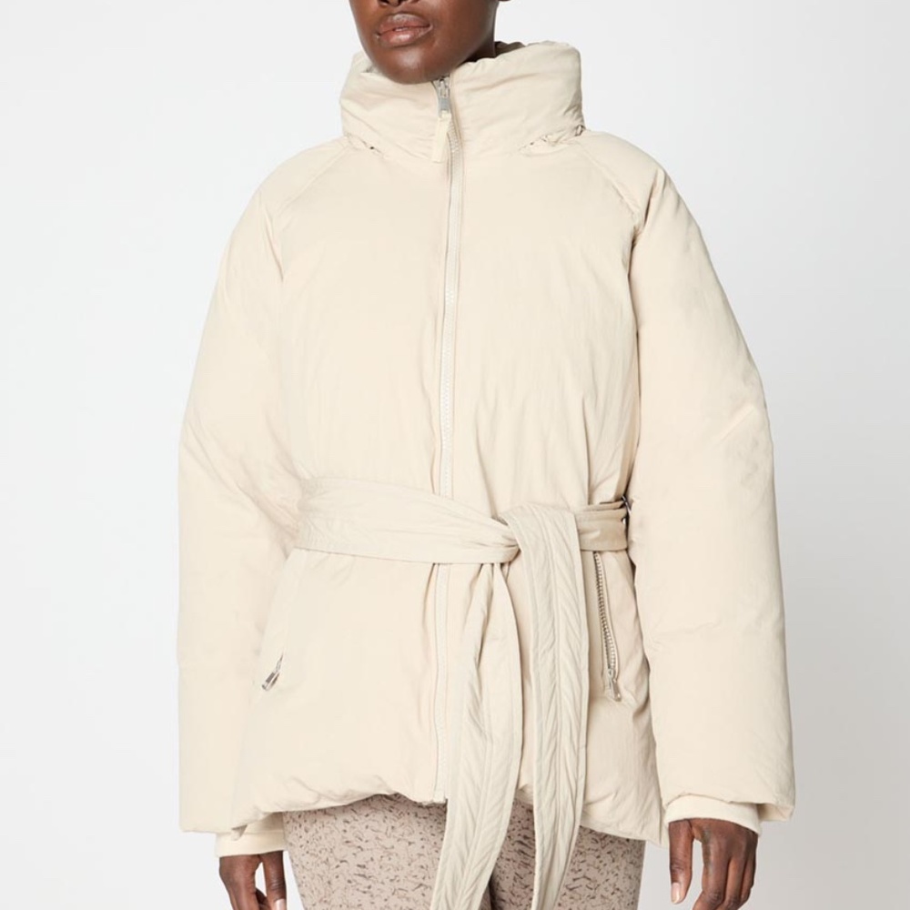 Short down jacket Invigorate Oversized RDS Down Puffer with Stowaway Hood